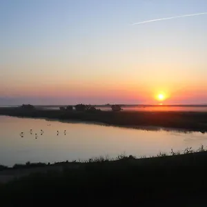 Les Flamants, Avec Vue Imprenable Sur Les Etangs, Les Oiseaux, La Nature, Petit Dejeuner Compris Frühstückspension